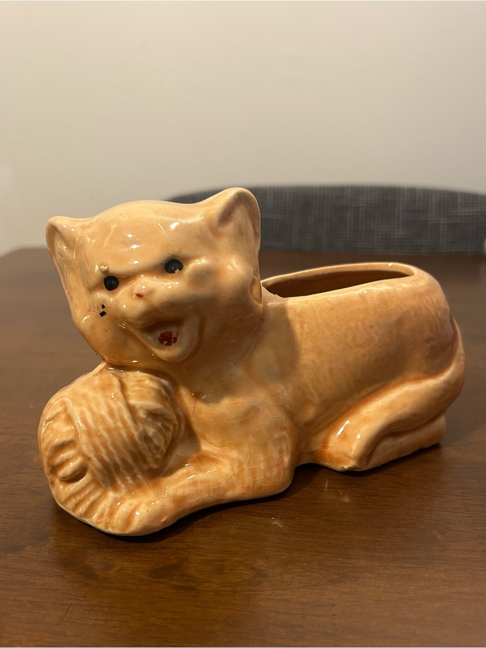 Vintage McCoy kitten planter